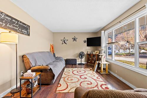 715 9Th Avenue, Creston, BC - Indoor