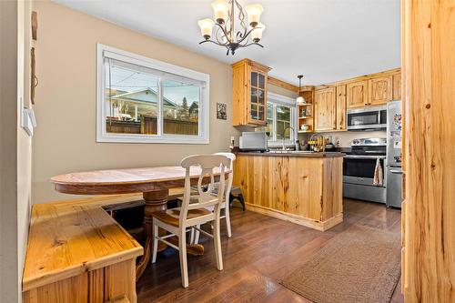 715 9Th Avenue, Creston, BC - Indoor