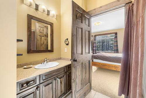 M1-A-1351 Gerry Sorensen Way, Kimberley, BC - Indoor Photo Showing Bathroom