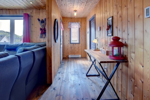 Mud Room - 94 Rue De La Golée, Saint-Côme, QC - Indoor