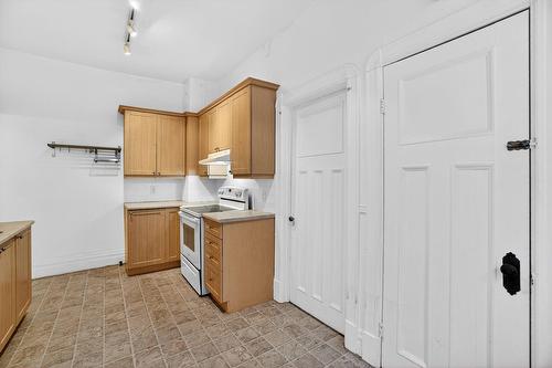 Kitchen - 2324 Av. Belgrave, Montréal (Côte-Des-Neiges/Notre-Dame-De-Grâce), QC - Indoor Photo Showing Kitchen