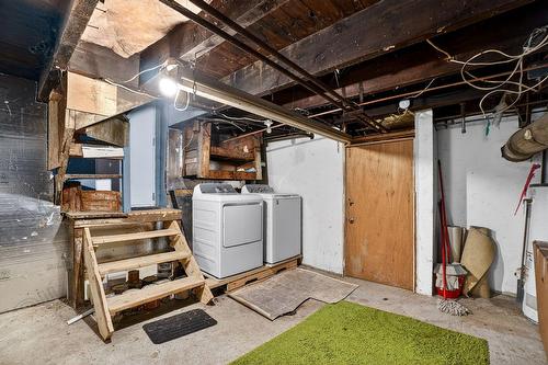 Laundry room - 2324 Av. Belgrave, Montréal (Côte-Des-Neiges/Notre-Dame-De-Grâce), QC - Indoor Photo Showing Laundry Room