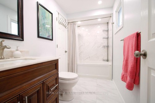 3068 Cantelon Crescent, Mississauga, ON - Indoor Photo Showing Bathroom