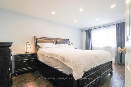 3068 Cantelon Crescent, Mississauga, ON - Indoor Photo Showing Bedroom