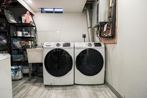 3068 Cantelon Crescent, Mississauga, ON - Indoor Photo Showing Laundry Room