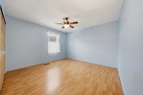 Chambre à coucher - 480 Rue May, Coaticook, QC - Indoor Photo Showing Other Room