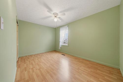 Chambre à coucher - 480 Rue May, Coaticook, QC - Indoor Photo Showing Other Room