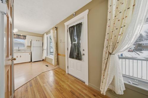 Hall d'entrée/Vestibule - 480 Rue May, Coaticook, QC - Indoor