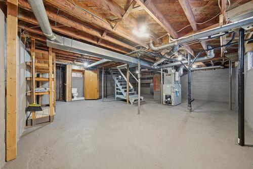 Cave/Chambre froide - 480 Rue May, Coaticook, QC - Indoor Photo Showing Basement