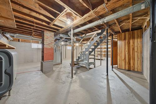 Cave/Chambre froide - 480 Rue May, Coaticook, QC - Indoor Photo Showing Basement