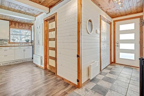 Hall d'entrée/Vestibule - 977 Ch. Notre-Dame, Sainte-Adèle, QC - Indoor Photo Showing Other Room