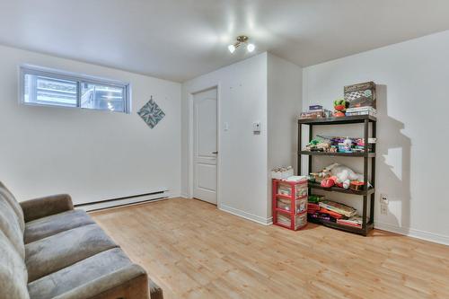 Salle familiale - 811 Rue Primeau, Saint-Eustache, QC 