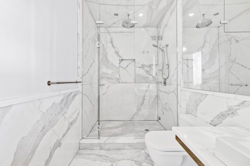 Master Bathroom - 901-801 Rue De La Commune E., Montréal (Ville-Marie), QC - Indoor Photo Showing Bathroom