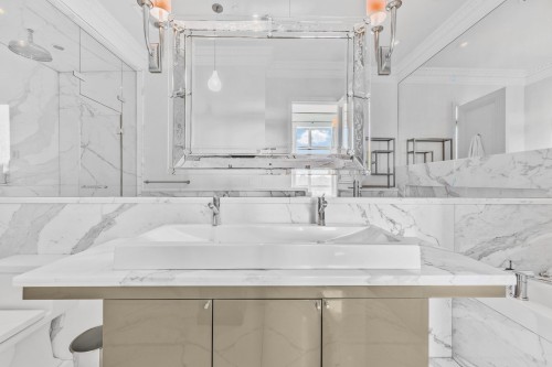 Master Bathroom - 901-801 Rue De La Commune E., Montréal (Ville-Marie), QC - Indoor Photo Showing Bathroom