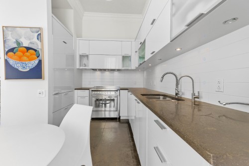 Kitchen - 901-801 Rue De La Commune E., Montréal (Ville-Marie), QC - Indoor Photo Showing Kitchen With Upgraded Kitchen