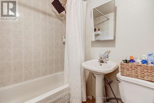 3124 Patrick Crescent, Mississauga, ON - Indoor Photo Showing Bathroom
