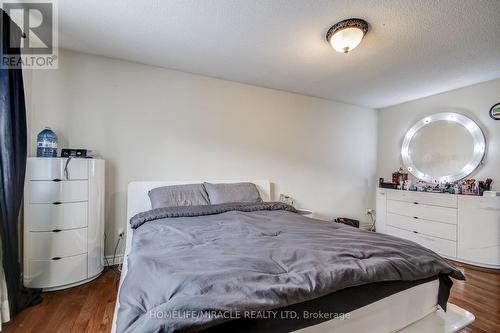 3124 Patrick Crescent, Mississauga, ON - Indoor Photo Showing Bedroom