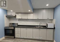 32 MAPLE BEACH CRESCENT  Brampton, ON L7A 2T8