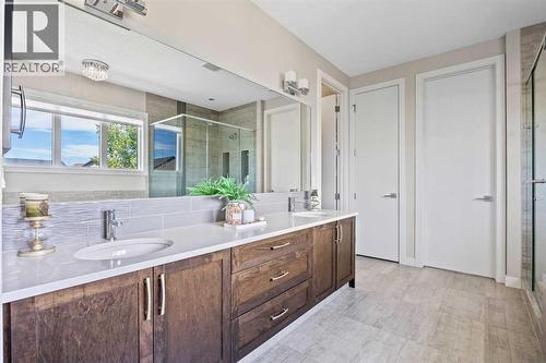 144 Legacy Mount Se, Calgary, AB - Indoor Photo Showing Bathroom