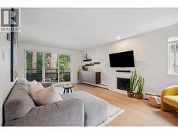 209 1420 E 8 AVENUE  Vancouver, BC V5N 1T4