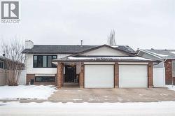 8 Rideau Close SE  Medicine Hat, AB T1B 3Y1