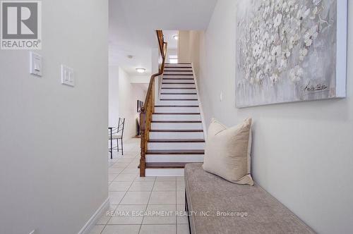2446 Sutton Drive, Burlington, ON - Indoor Photo Showing Other Room