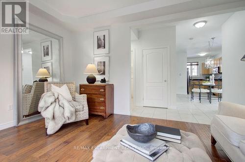 2446 Sutton Drive, Burlington, ON - Indoor