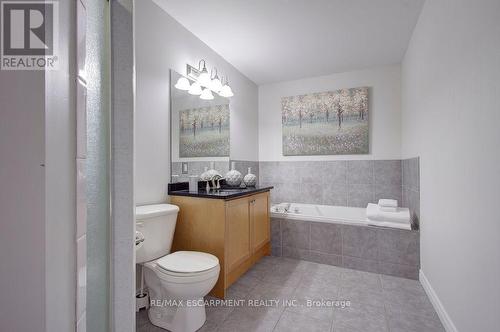 2446 Sutton Drive, Burlington, ON - Indoor Photo Showing Bathroom