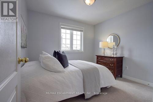 2446 Sutton Drive, Burlington, ON - Indoor Photo Showing Bedroom