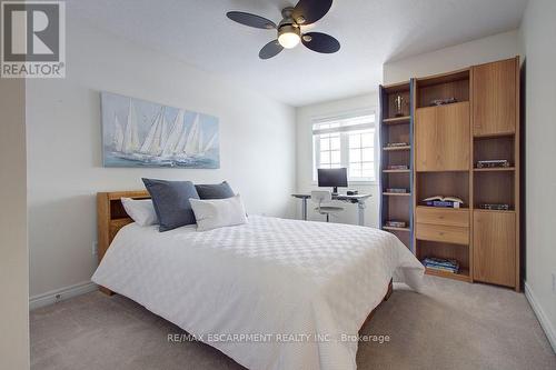 2446 Sutton Drive, Burlington, ON - Indoor Photo Showing Bedroom