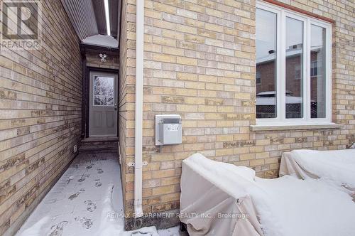 2446 Sutton Drive, Burlington, ON - Outdoor