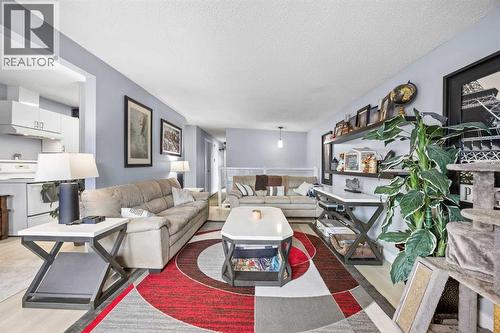 11254 6 Street Sw, Calgary, AB - Indoor