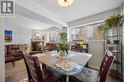 11254 6 Street Sw, Calgary, AB - Indoor Photo Showing Dining Room