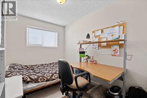 unit 3 bedroom 2 - 11254 6 Street Sw, Calgary, AB - Indoor