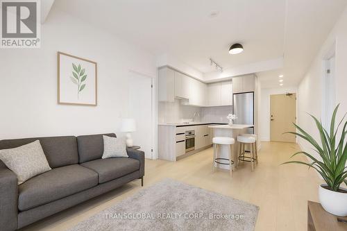 202 - 7950 BATHURST STREET  Vaughan, ON L4J 0L4