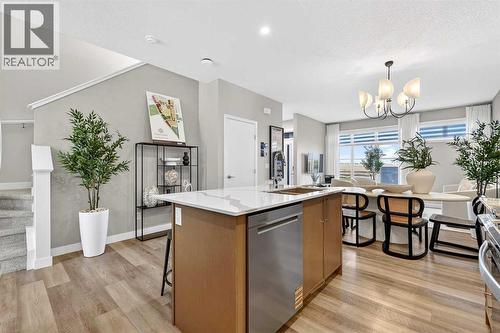 7079 Rangeview Avenue Se, Calgary, AB - Indoor Photo Showing Kitchen