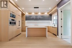 2 6554 CHARLES STREET  Burnaby, BC V5B 2H1