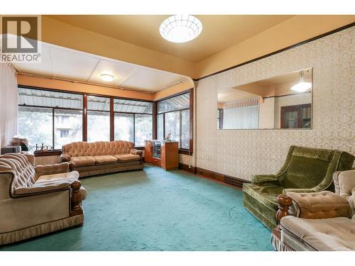 329 E Pender Street, Vancouver, BC - Indoor Photo Showing Living Room