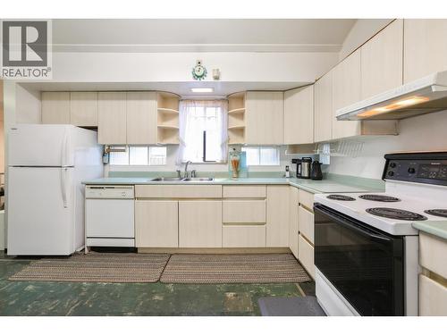 329 E Pender Street, Vancouver, BC - Indoor Photo Showing Kitchen With Double Sink