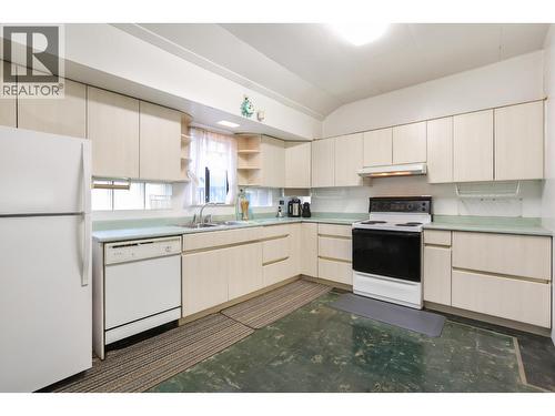 329 E Pender Street, Vancouver, BC - Indoor Photo Showing Kitchen With Double Sink