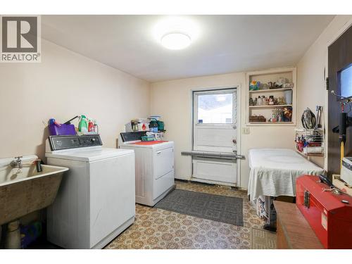 329 E Pender Street, Vancouver, BC - Indoor Photo Showing Laundry Room