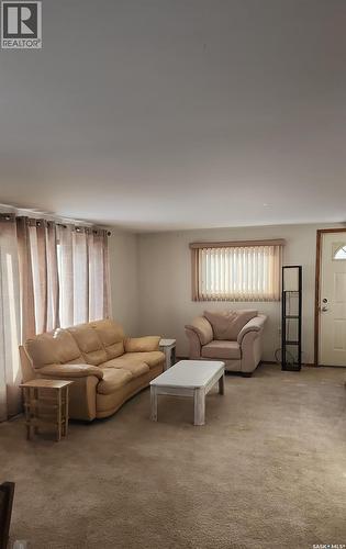 524 Boscurvis Avenue, Oxbow, SK - Indoor Photo Showing Living Room