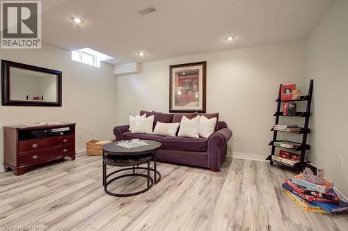 2446 Sutton Drive, Burlington, ON - Indoor