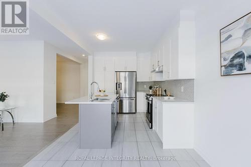 850 Cappamore Drive, Ottawa, ON - Indoor Photo Showing Kitchen With Stainless Steel Kitchen