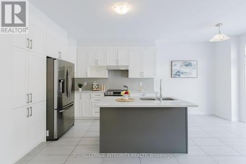 850 Cappamore Drive, Ottawa, ON - Indoor Photo Showing Kitchen