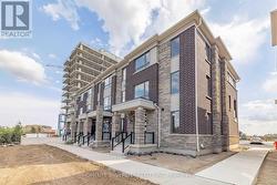 15 SUMMER WIND LANE  Brampton, ON L7A 0Y4