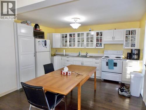 1196 N 2Nd Avenue, Williams Lake, BC - Indoor Photo Showing Kitchen With Double Sink