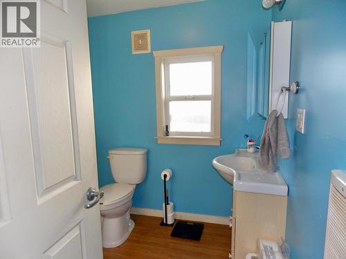 1196 N 2Nd Avenue, Williams Lake, BC - Indoor Photo Showing Bathroom