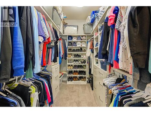 2423 Paramount Drive, West Kelowna, BC - Indoor With Storage