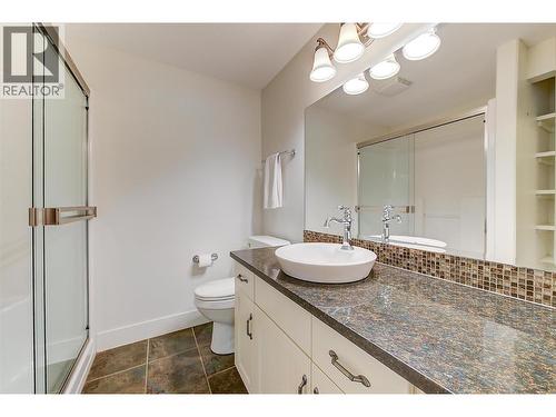 2423 Paramount Drive, West Kelowna, BC - Indoor Photo Showing Bathroom